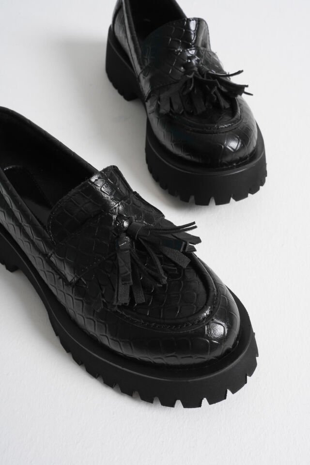Kadın Günlük Siyah Kroko Baskılı Loafer Ayakkabı TR10MS03G