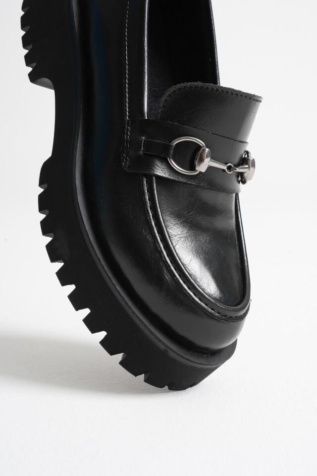 Toka Detaylı Siyah Günlük Loafer Ayakkabı TR10MS04A