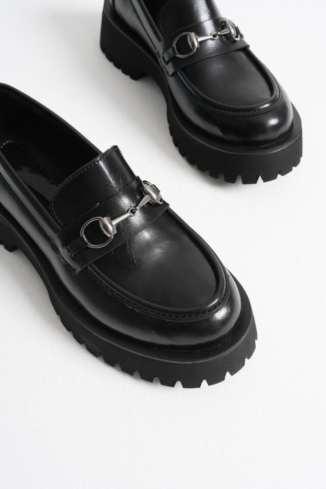 Toka Detaylı Siyah Günlük Loafer Ayakkabı TR10MS04A