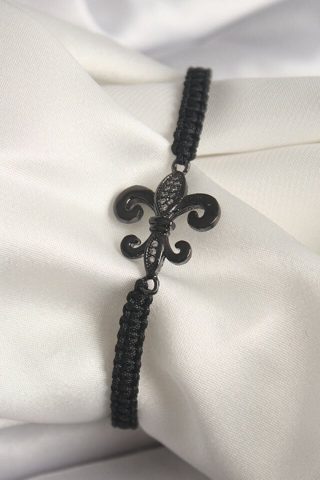 Pirinç Siyah Renk Zirkon Taş İşlemeli Zambak Figür Asansörlü Makrome Model Kadın Bileklik