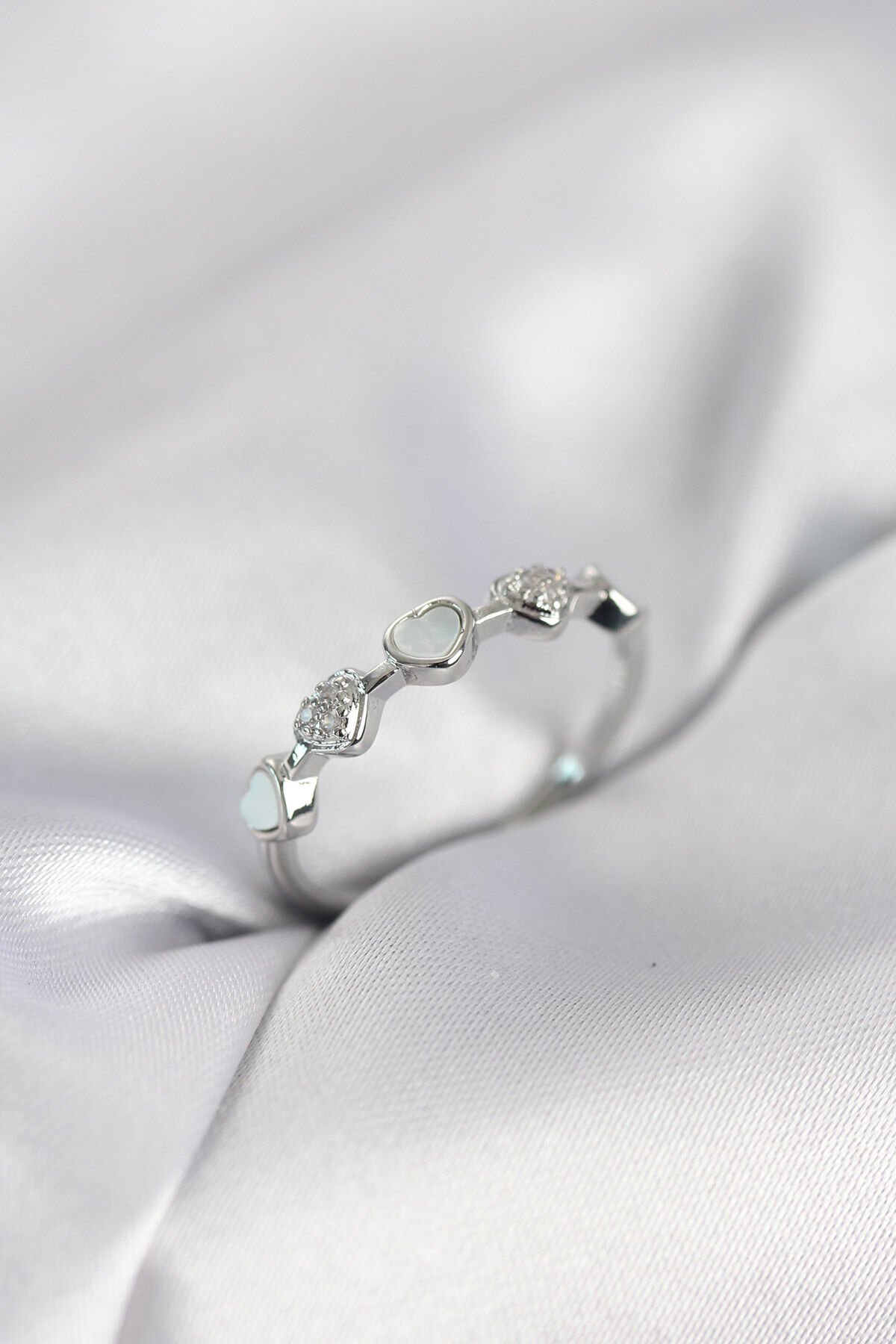 Gümüş Renk Minimal Kalp Model Zirkon Taşlı Pirinç Kadın Yüzük