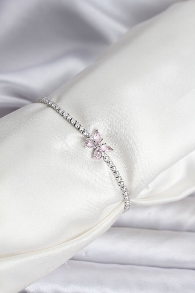 Kelebek Model Zirkon Taşlı Gümüş Renk Pirinç Su Yolu Kadın Bileklik