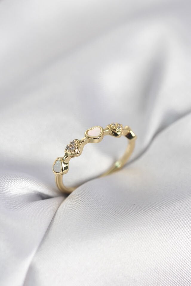 Gold Renk Minimal Kalp Model Zirkon Taşlı Pirinç Kadın Yüzük