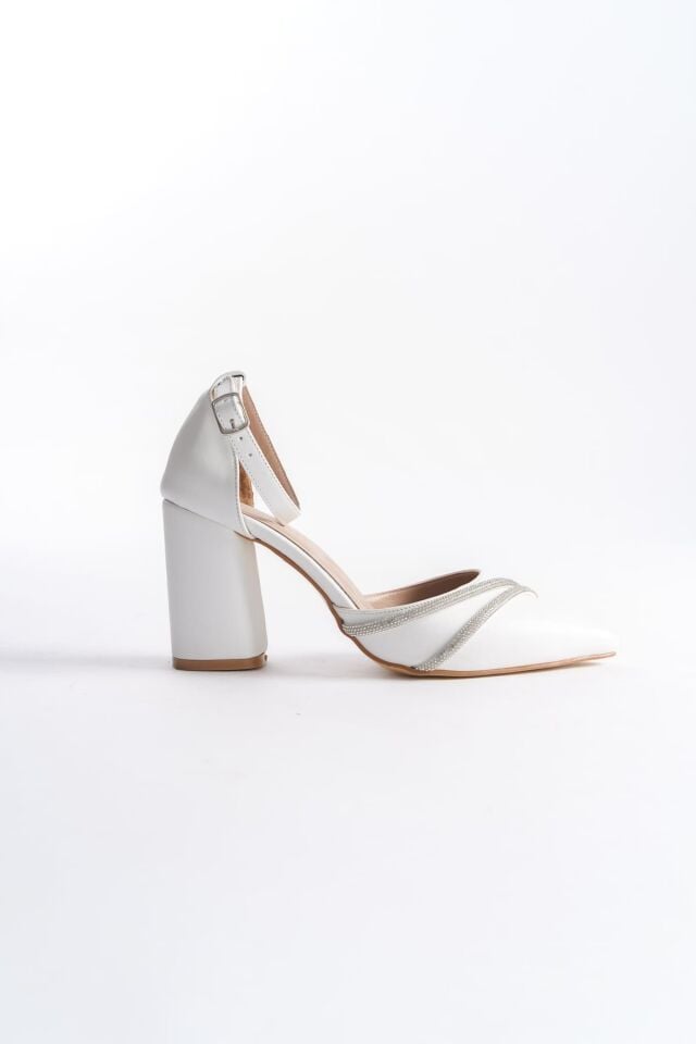 Kadın Beyaz Topuklu Ayakkabı TR08MS32B