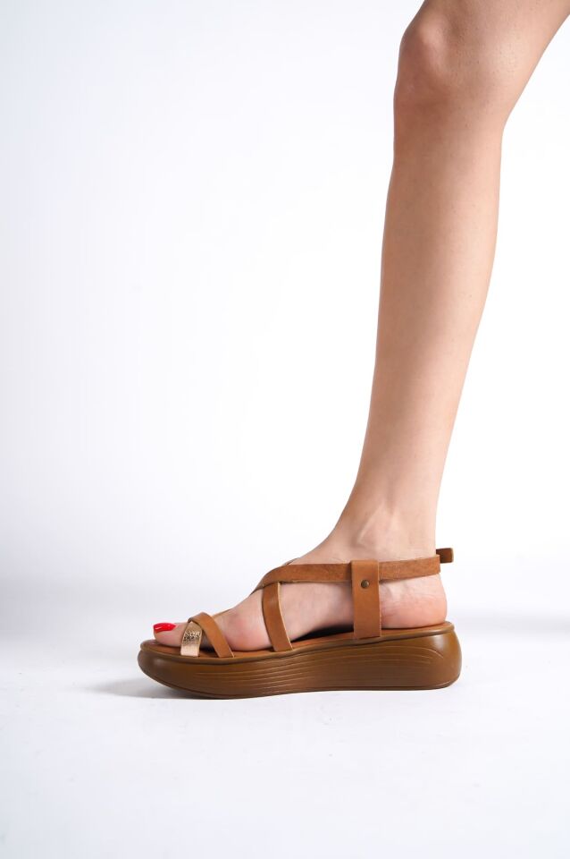 Taba Altın Detaylı Hakiki Deri Sandalet TR31MY59D