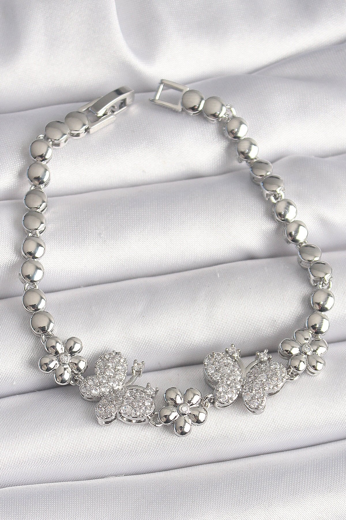 Pirinç Gümüş Renk Zirkon Taşlı Kelebek Figür Çiçek Zincir Model Kadın Bileklik