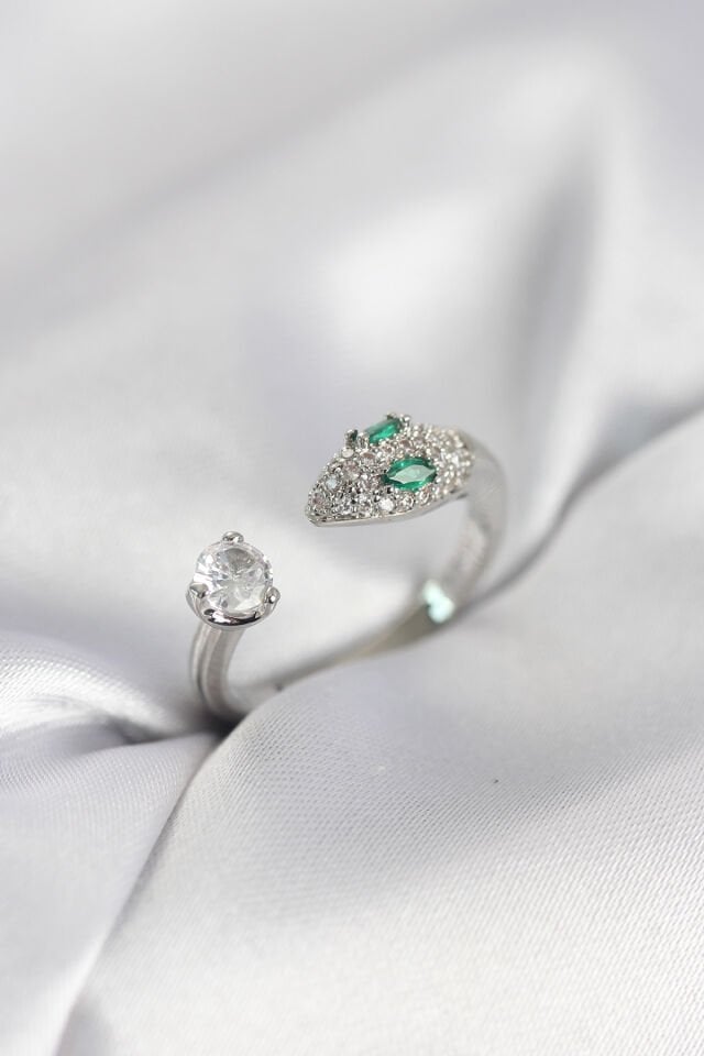 Yılan Model Zirkon Taşlı Gümüş Renk Kadın Yüzük