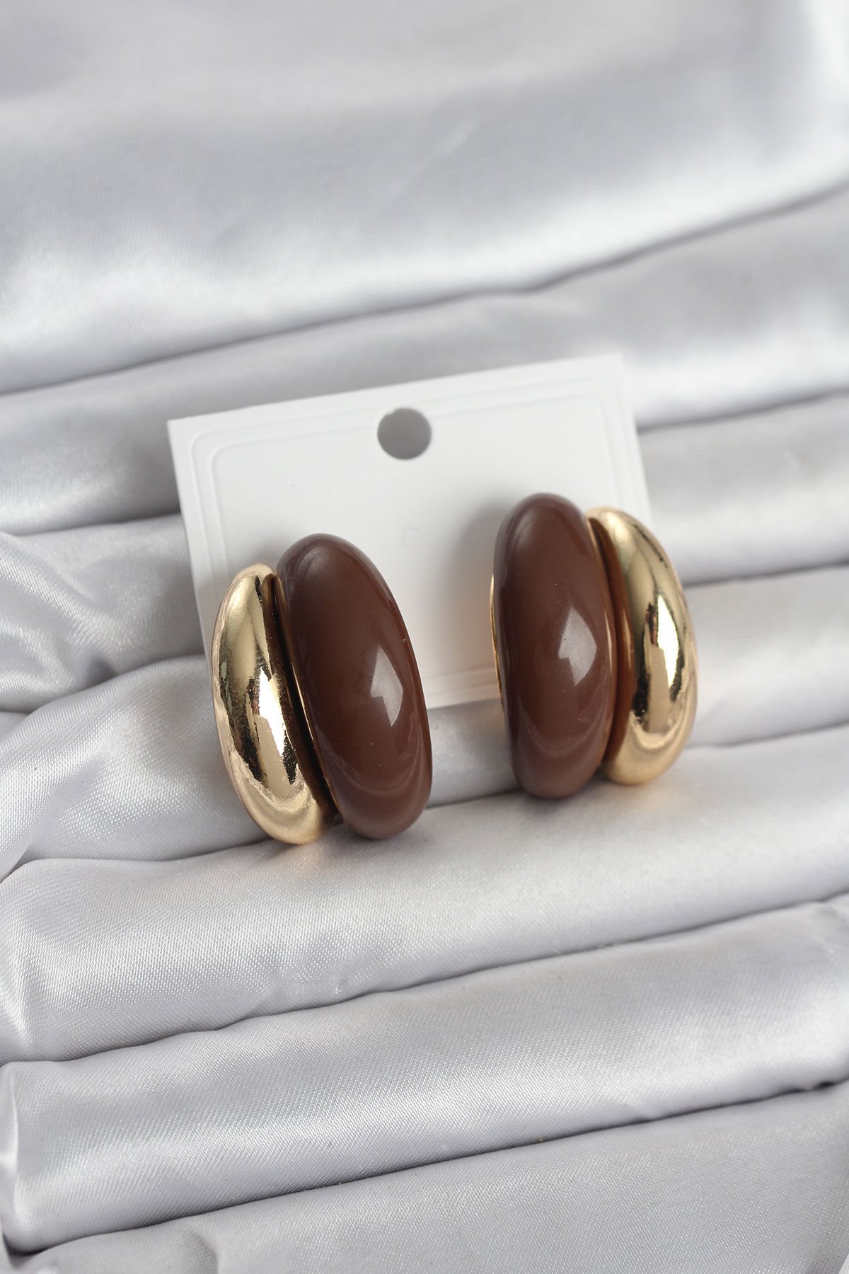 Damla Model Kahverengi Vintage Gold Renk Kadın Küpe