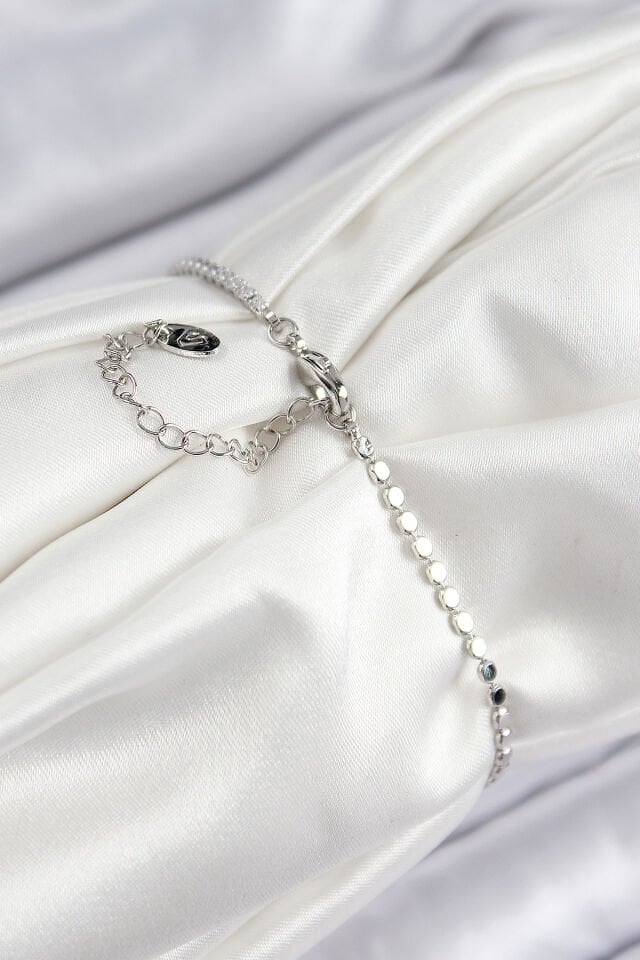 Pirinç Zirkon Taşlı Boncuk Model Ezme Zincir Gümüş Renk Kadın Bileklik