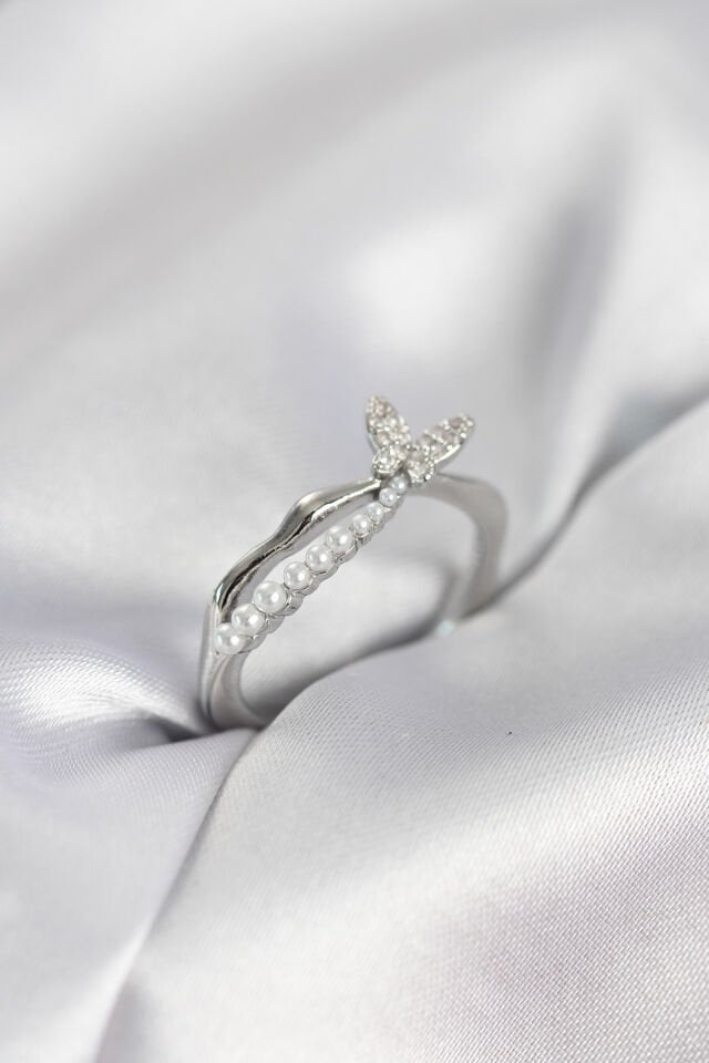 Gümüş Renk Kuyruklu Kelebek Model İncili Kadın Yüzük