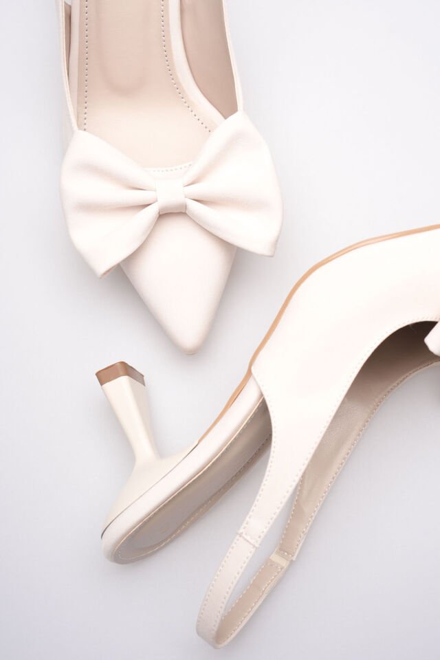 Bej Fiyonklu Kitten Topuklu Slingback Kadın Ayakkabı TR08MS24B