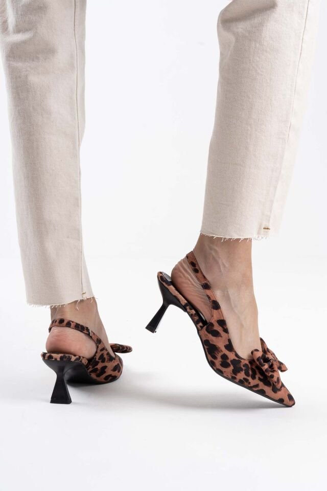 Leopar Fiyonklu Kitten Topuklu Slingback Kadın Ayakkabı TR08MS24D