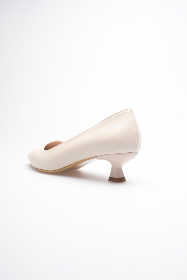 Bej Kadın Günlük Kısa Topuklu Stiletto Ayakkabı TR20MS03B
