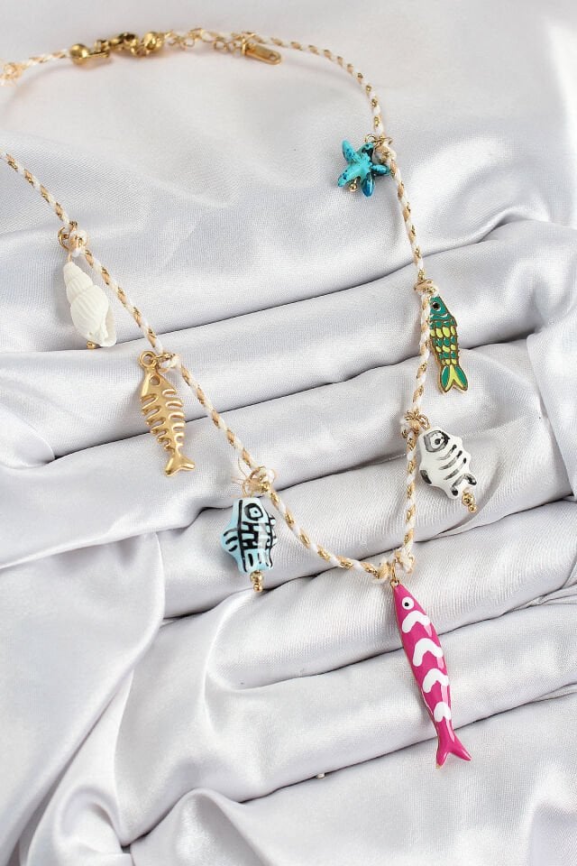 Seramik Motifli Pembe Balık Figürlü Model Krem İp Kadın Kolye