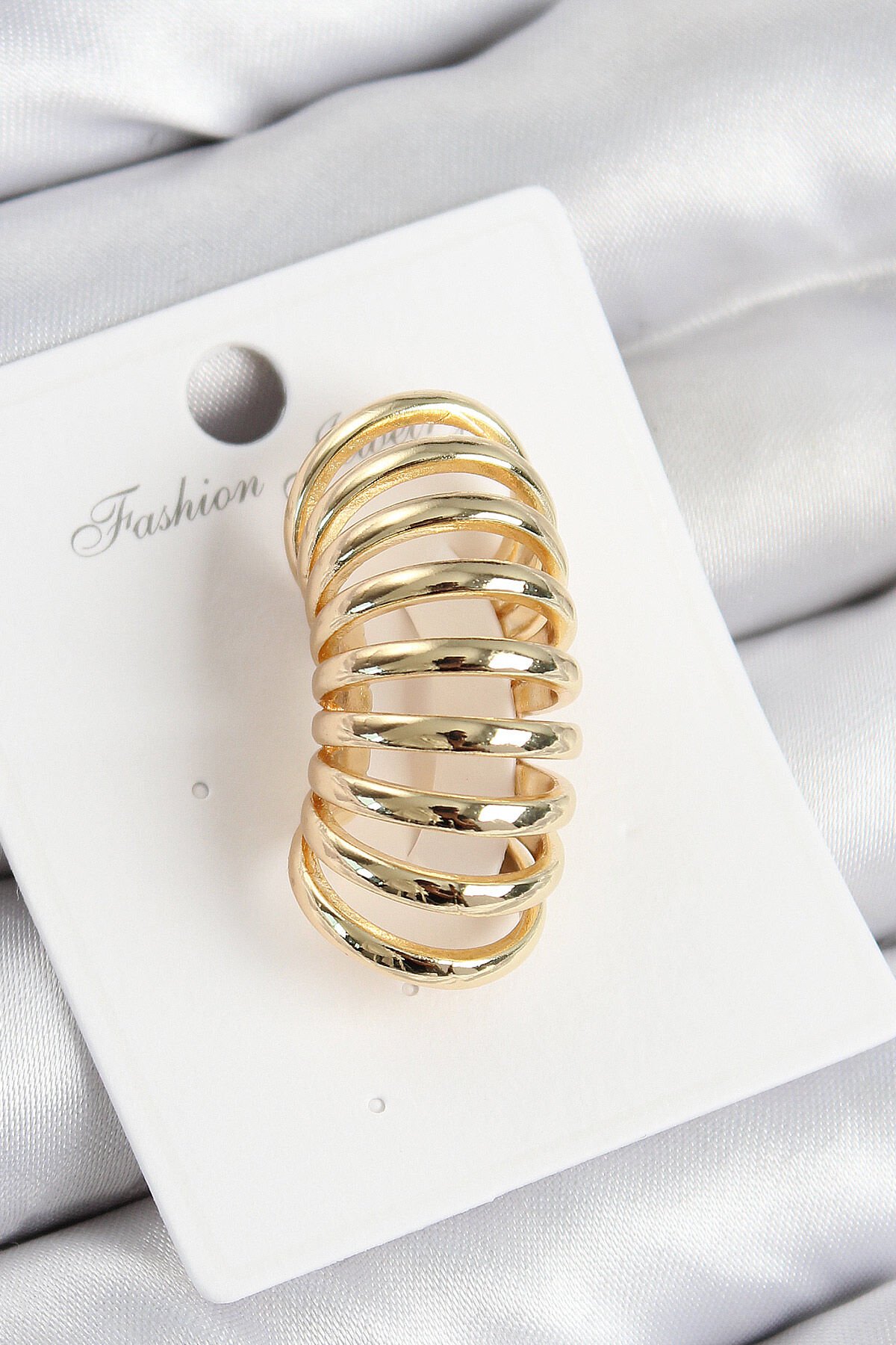 Pirinç Yay Model Gold Renk Sağ Kıkırdak Küpe