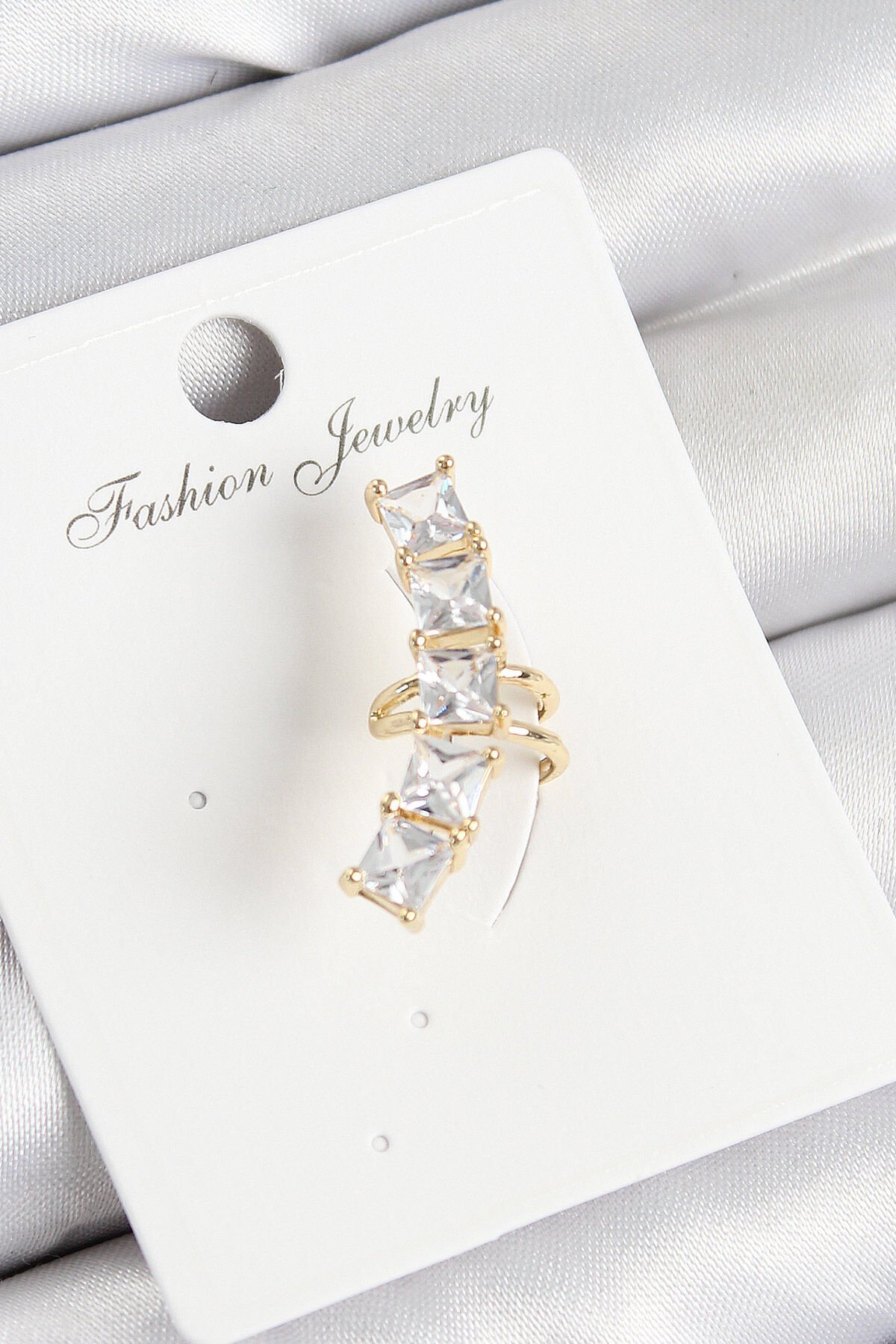 Pirinç Zirkon Taşlı Model Gold Renk Sağ Kıkırdak Küpe