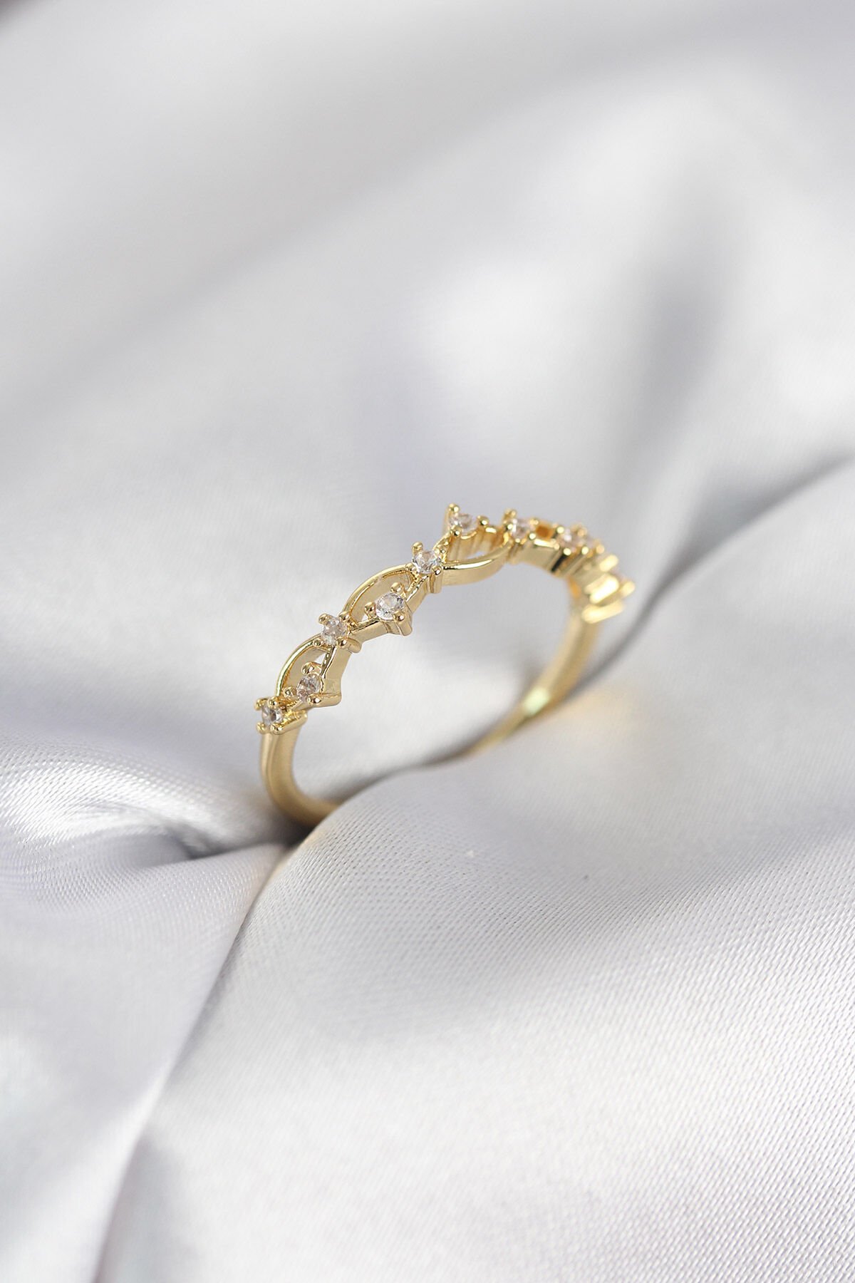 Zirkon Taşlı Pirinç Gold Renk Kadın Yüzük