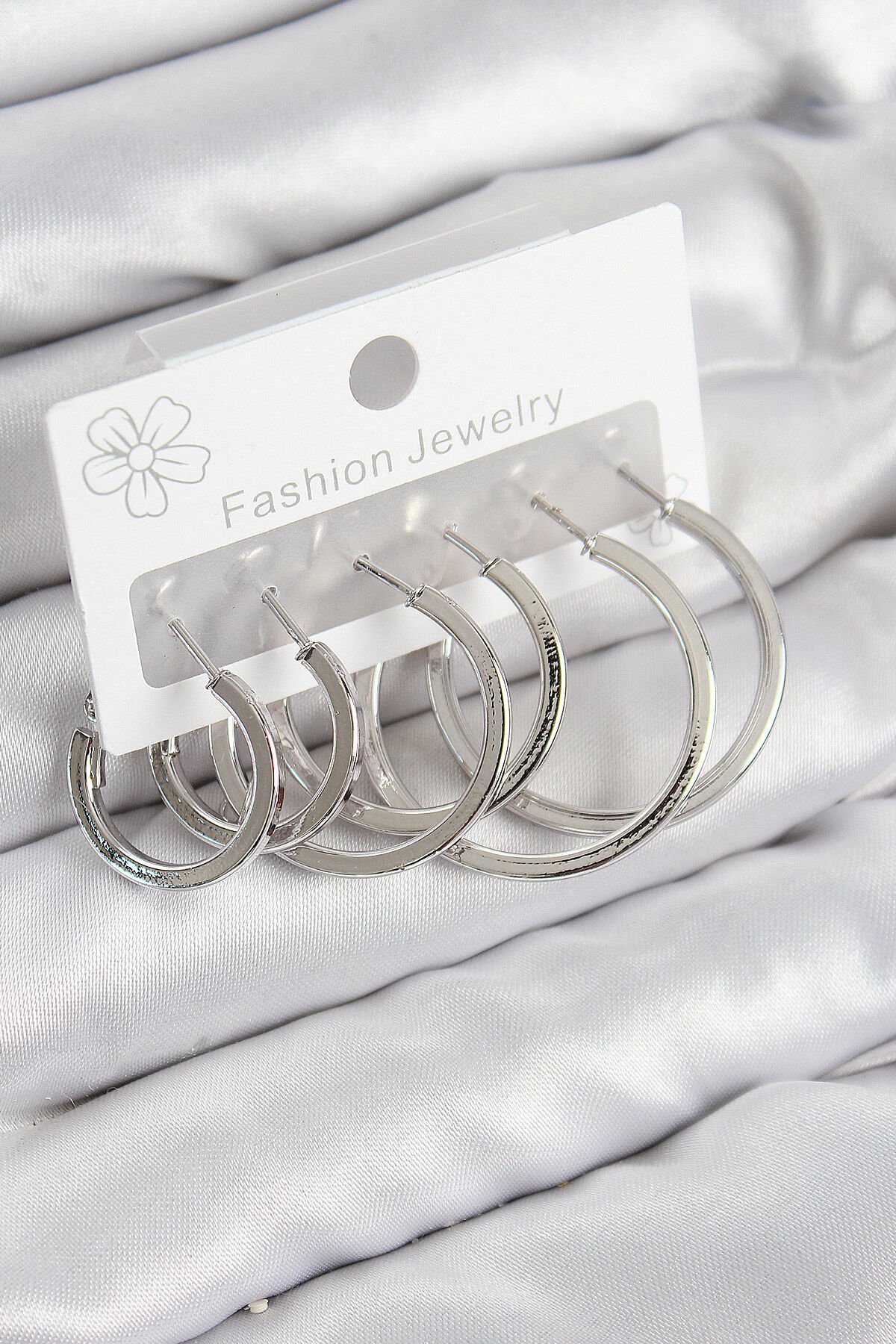 Pirinç Halka Model Gümüş Renk Kadın Set Küpe