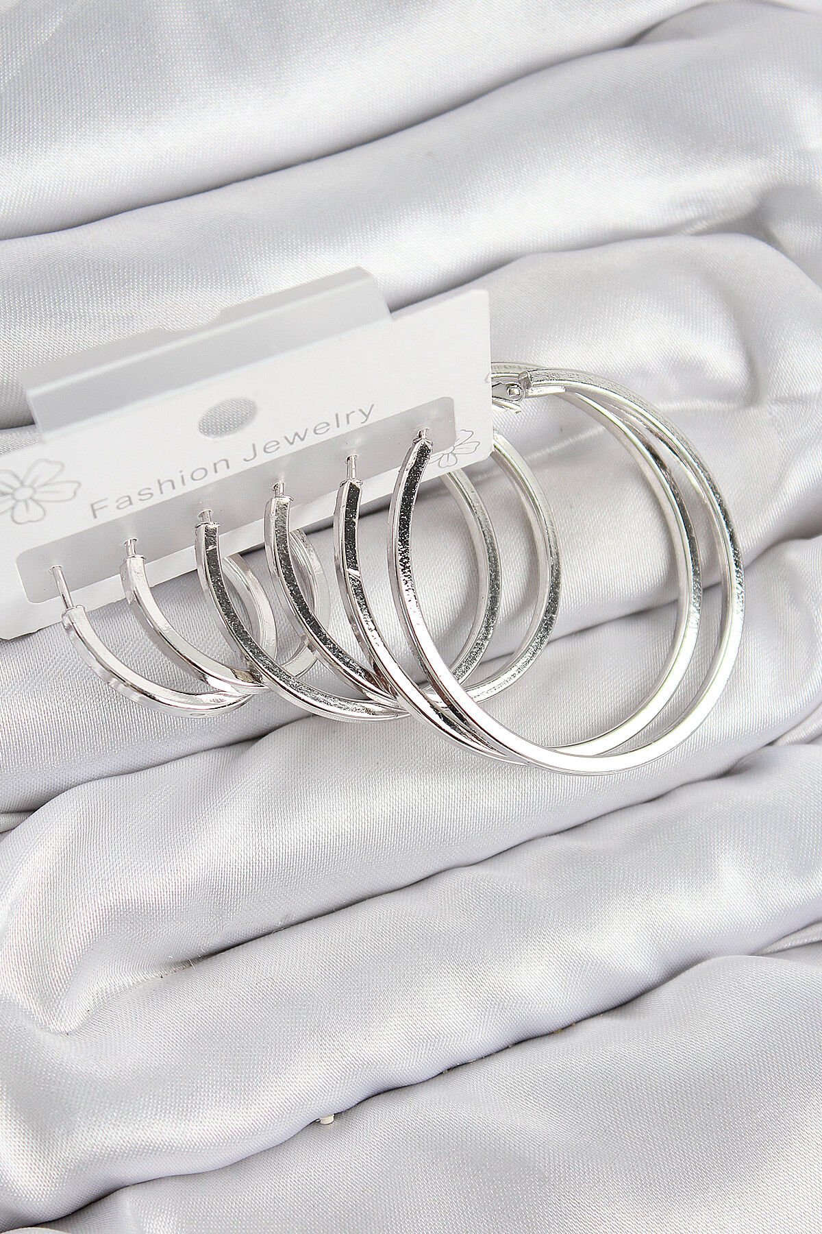 Pirinç Halka Model Gümüş Renk Kadın Set Küpe