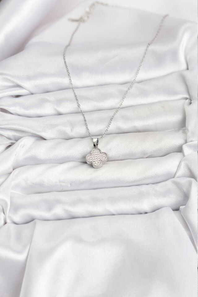 316L Çelik Zincir Gümüş Renk Zirkon Taşlı Yonca Model Kadın Kolye