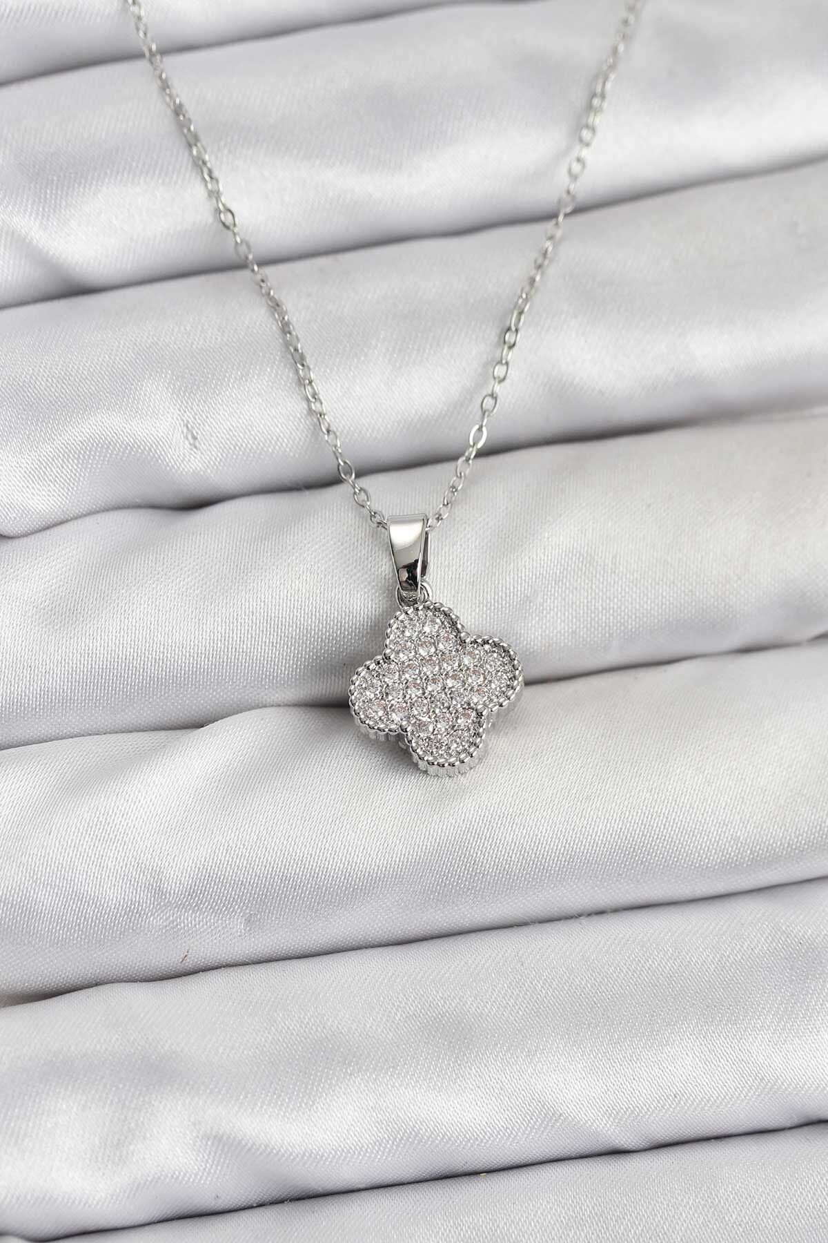 316L Çelik Zincir Gümüş Renk Zirkon Taşlı Yonca Model Kadın Kolye