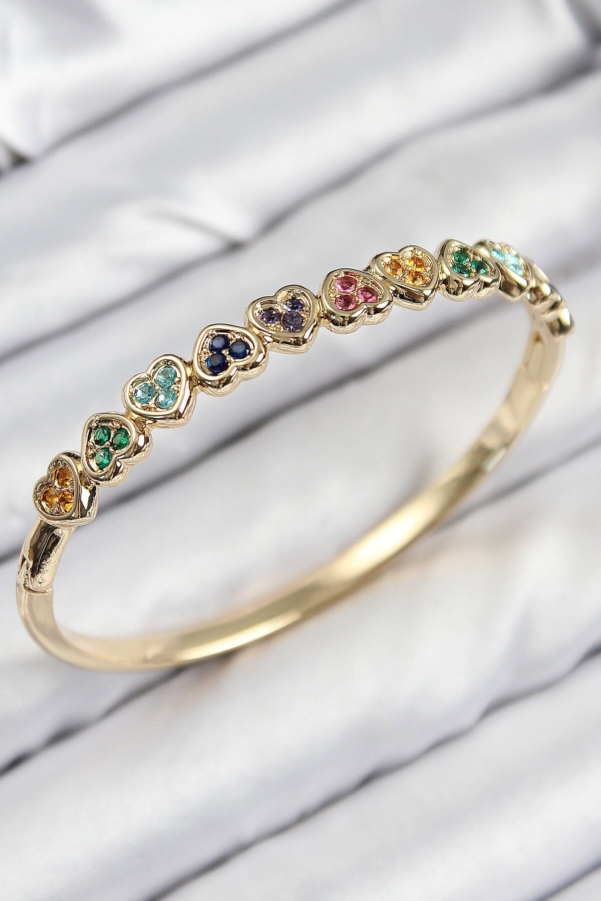 Pirinç Renkli Zirkon Taşlı Sıralı Kalp Model Gold Renk Kadın Kelepçe