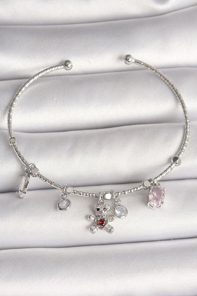 Pirinç Gümüş Renk Sallantı Zirkon Taşlı Ayıcık Figür Kırmızı Taş Detay Charm Kadın Bileklik