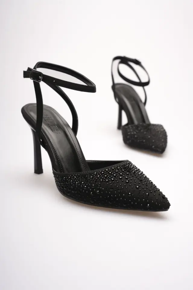 Kadın Siyah Taşlı Topuklu Ayakkabı TR08MS22A