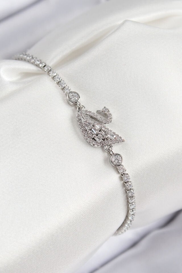 Pirinç Zirkon Taşlı Kuğu Model Gümüş Renk Kadın Bileklik