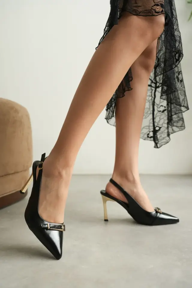 Kadın Siyah Tokalı Topuklu Ayakkabı TR08MS34A