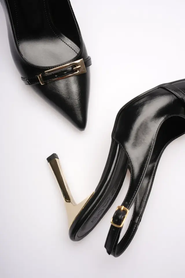 Kadın Siyah Tokalı Topuklu Ayakkabı TR08MS34A