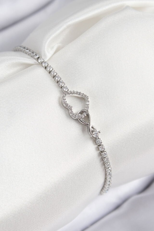 Pirinç Zirkon Taşlı Sonsuzluk Kalp Model Gümüş Renk Kadın Bileklik