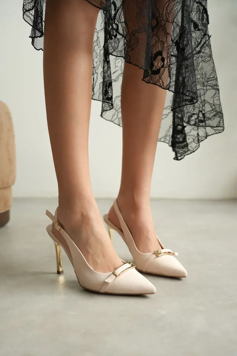 Kadın Bej Tokalı Topuklu Ayakkabı TR08MS34B