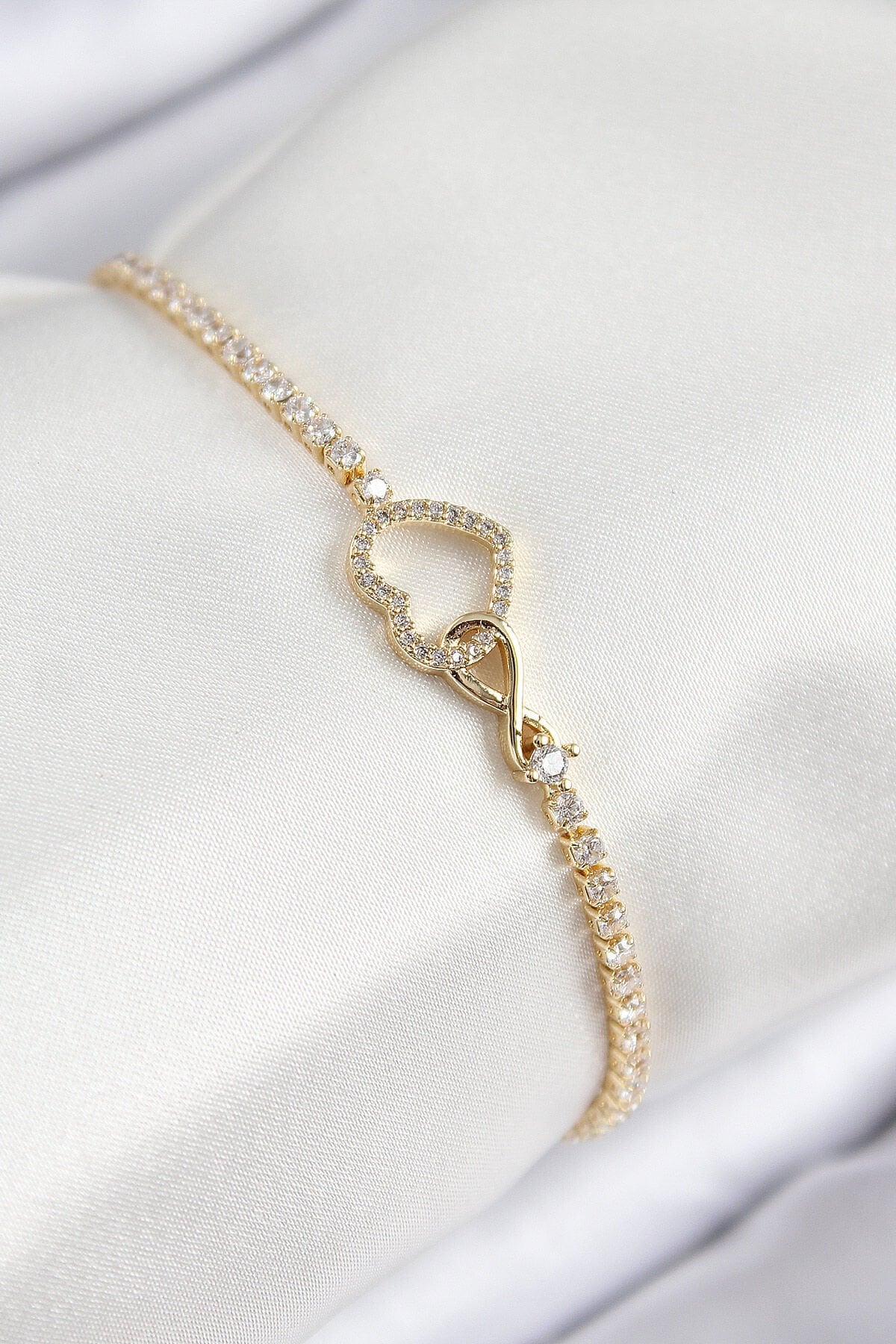 Pirinç Zirkon Taşlı Sonsuzluk Kalp Model Gold Renk Kadın Bileklik