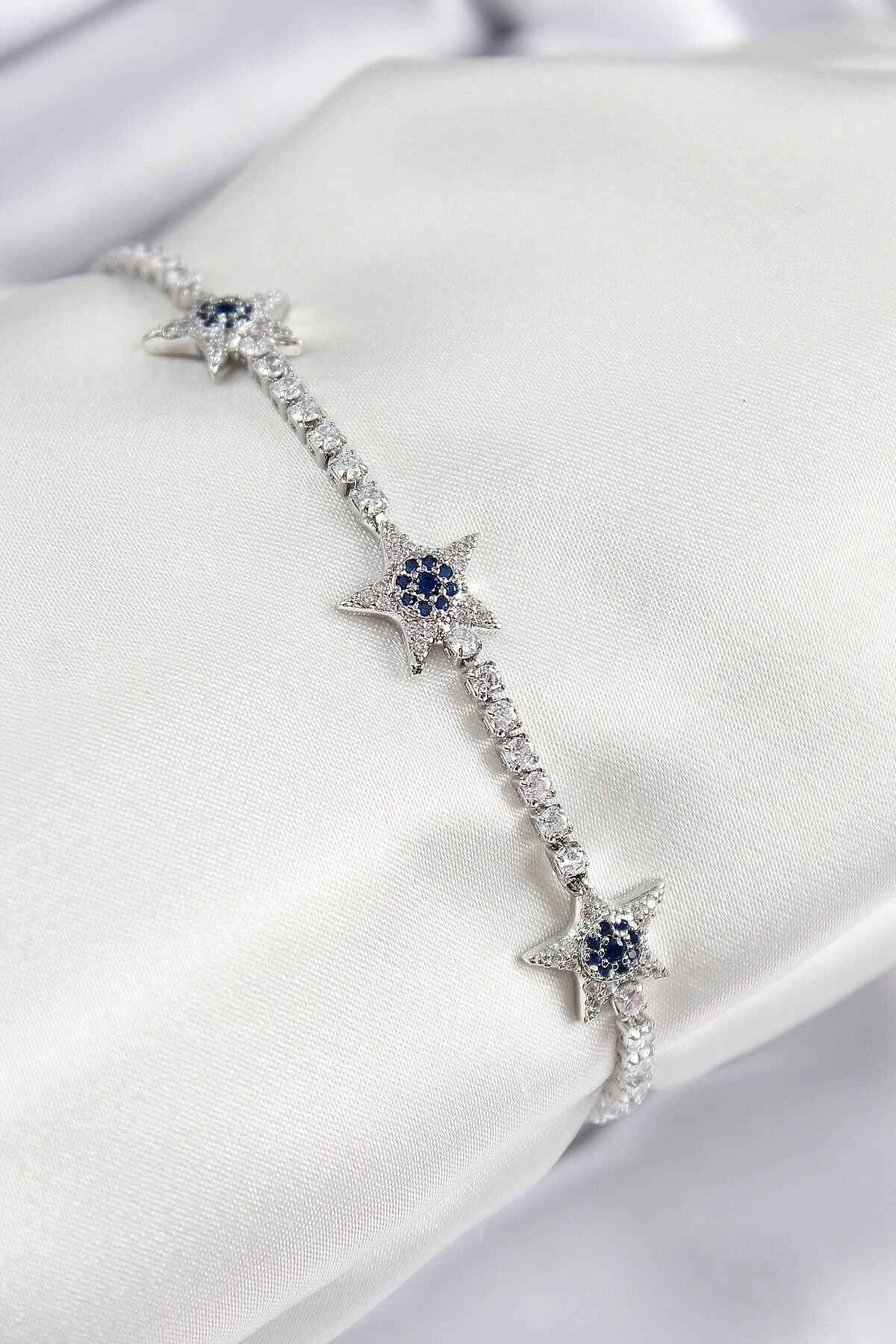 Pirinç Zirkon Taşlı Yıldız Model Gümüş Renk Kadın Bileklik