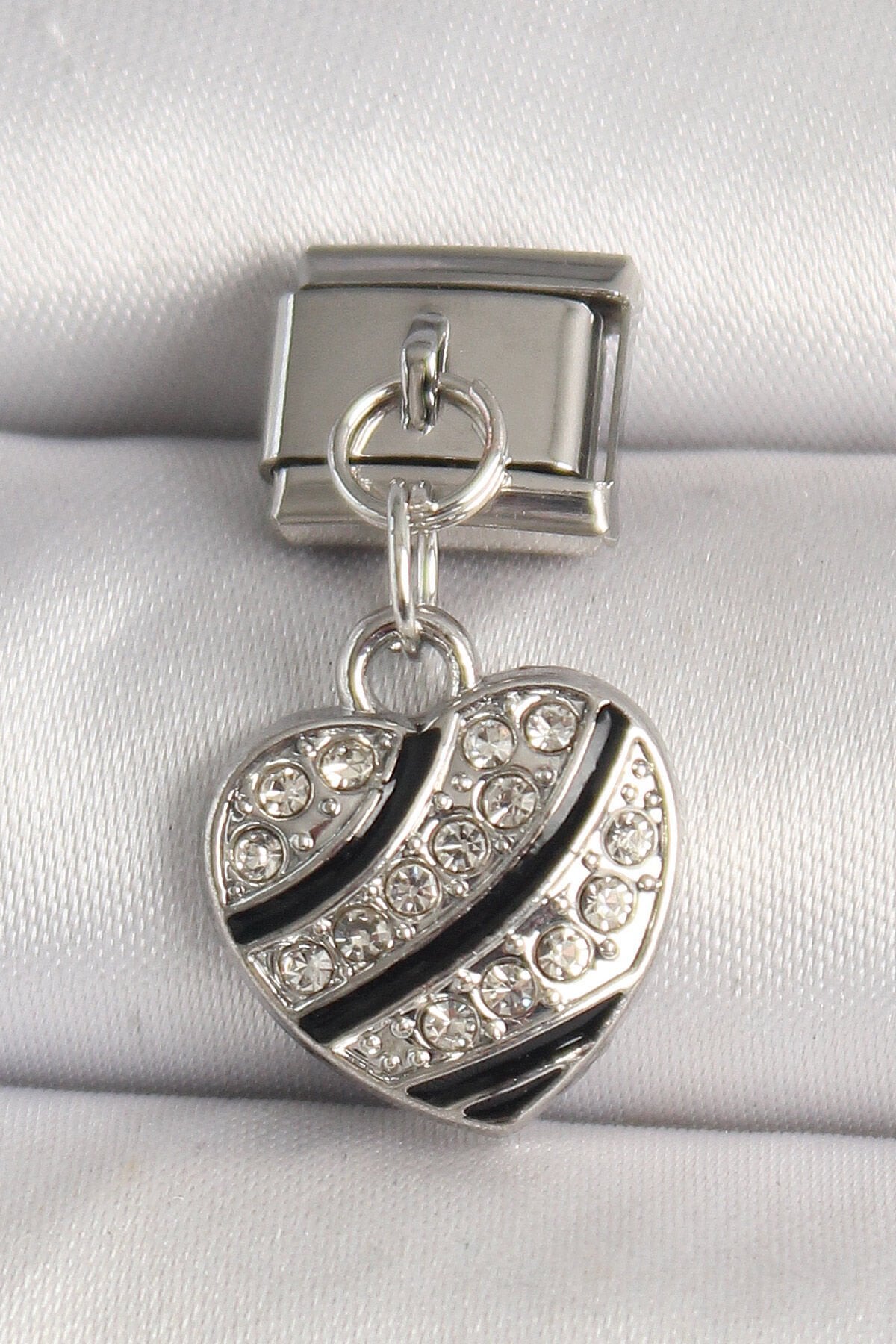 316L Çelik Gümüş Renk Zirkon Taşlı Kalp Model Nomination Charm