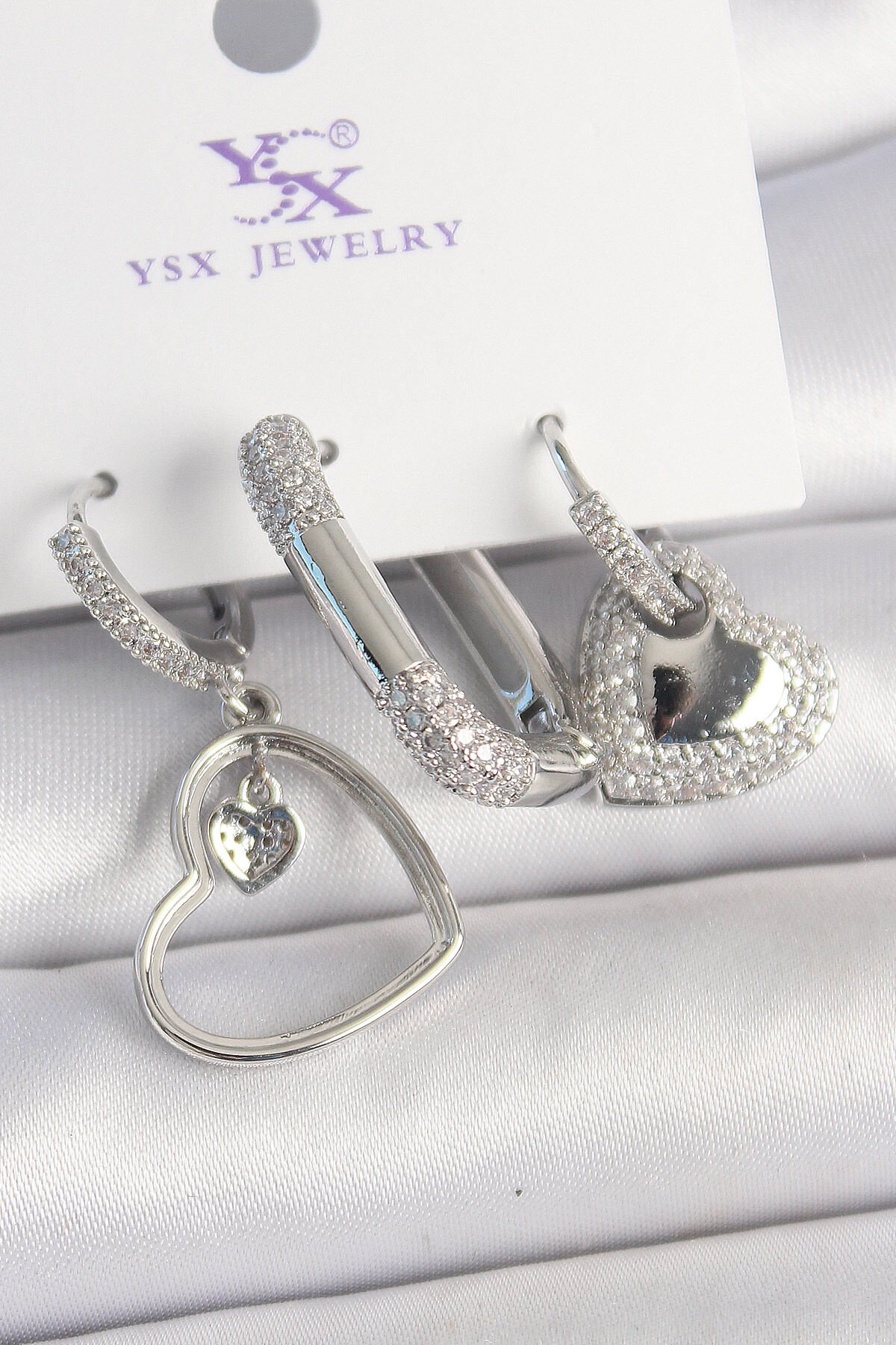 Pirinç Gümüş Renk Sallantı Zirkon Taşlı Kalp Model 3'Lü Kadın Kombin Küpe