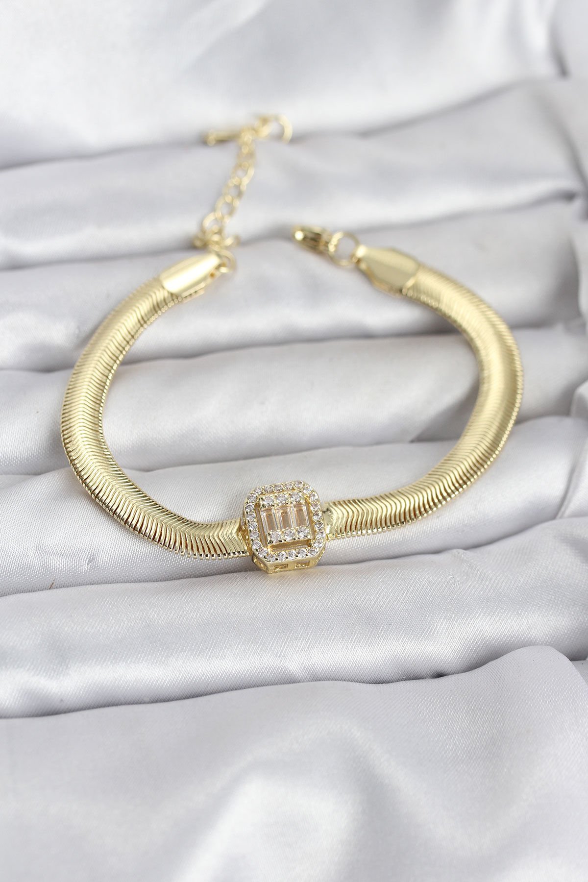 316L Çelik Gold Renk Baget Zirkon Taşlı Yılan Zincirli Kadın Bileklik