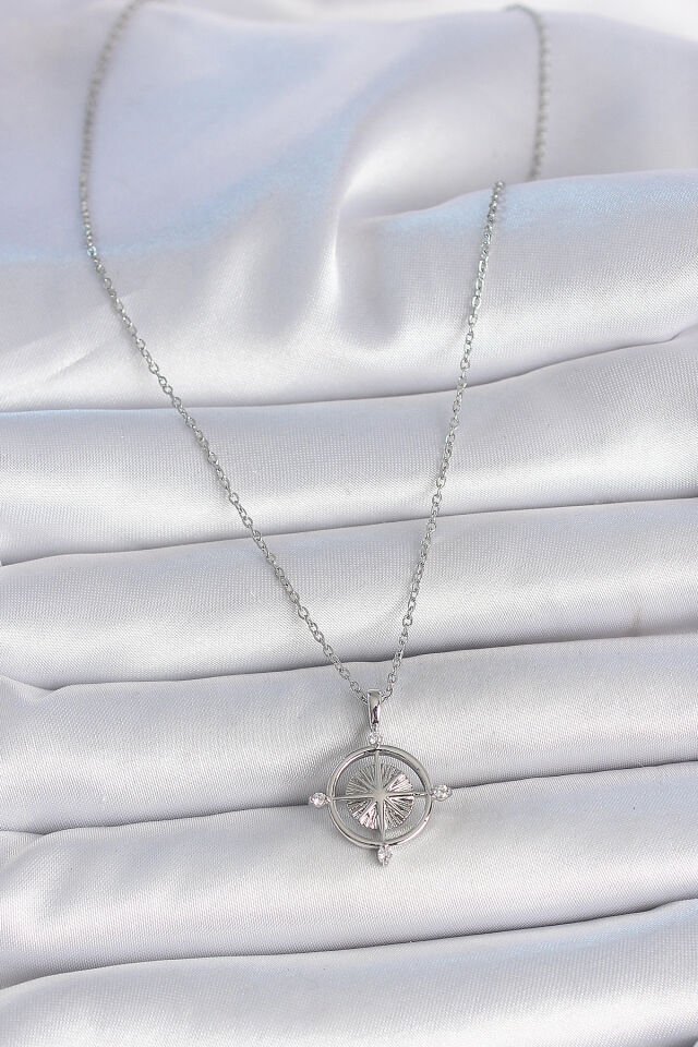 316L Çelik Gümüş Renk Zincir Zirkon Taşlı Pusula Model Kadın Kolye