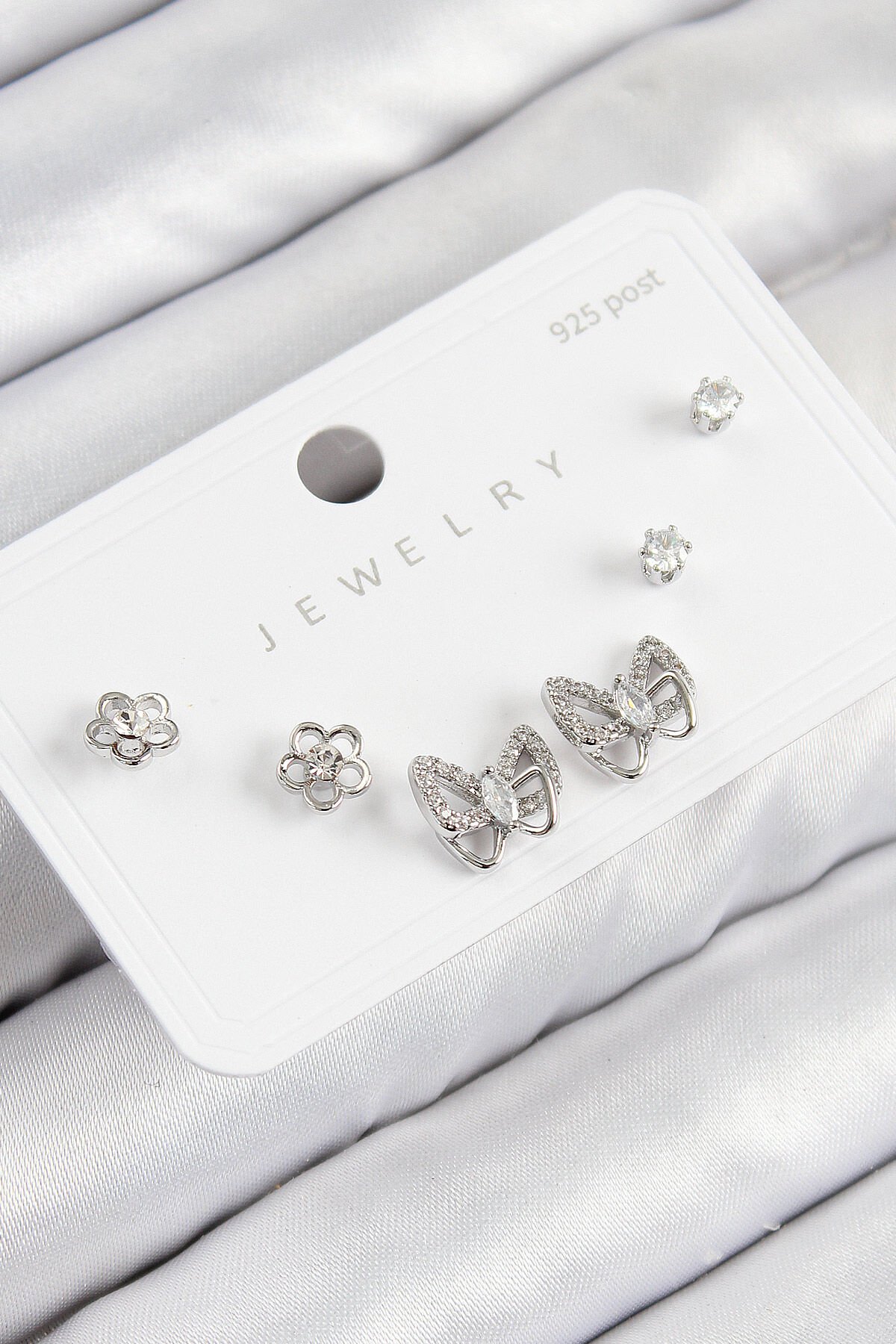 Pirinç Zirkon Taşlı Kelebek Model Gümüş Renk 925 Ayar Gümüş Çivi Kadın Küpe Set