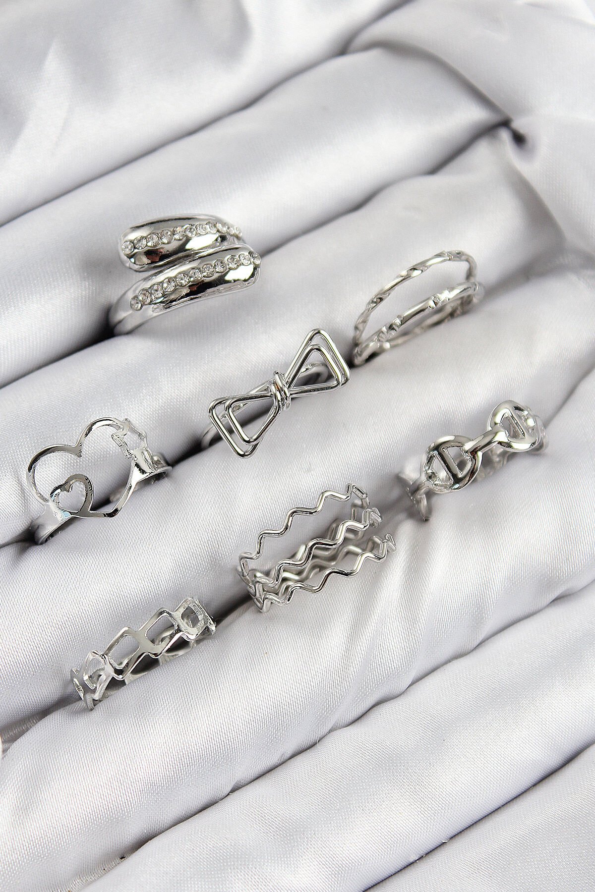 Pirinç Zirkon Taşlı Fiyonk Ve Kalp Model Gümüş Renk Kadın Yüzük Kombin Set