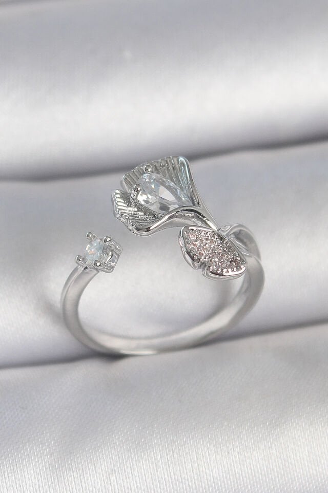 Pirinç Gümüş Renk Zirkon Taşlı Deniz Kabuğu Model Ayarlanabilir Kadın Yüzük