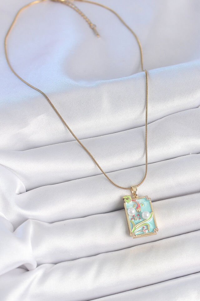 316L Çelik Gold Renk Zincir Mavi Mineli İncili Çiçek İşlemeli Portre Model Kadın Kolye