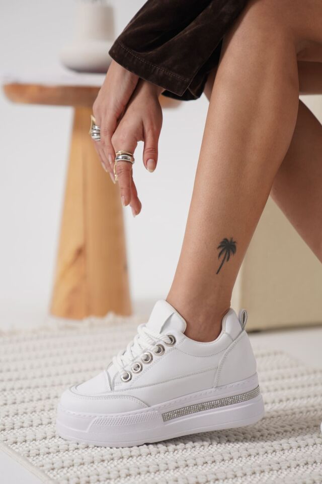 Beyaz Kadın Gizli Topuklu Sneaker TR04MS01B