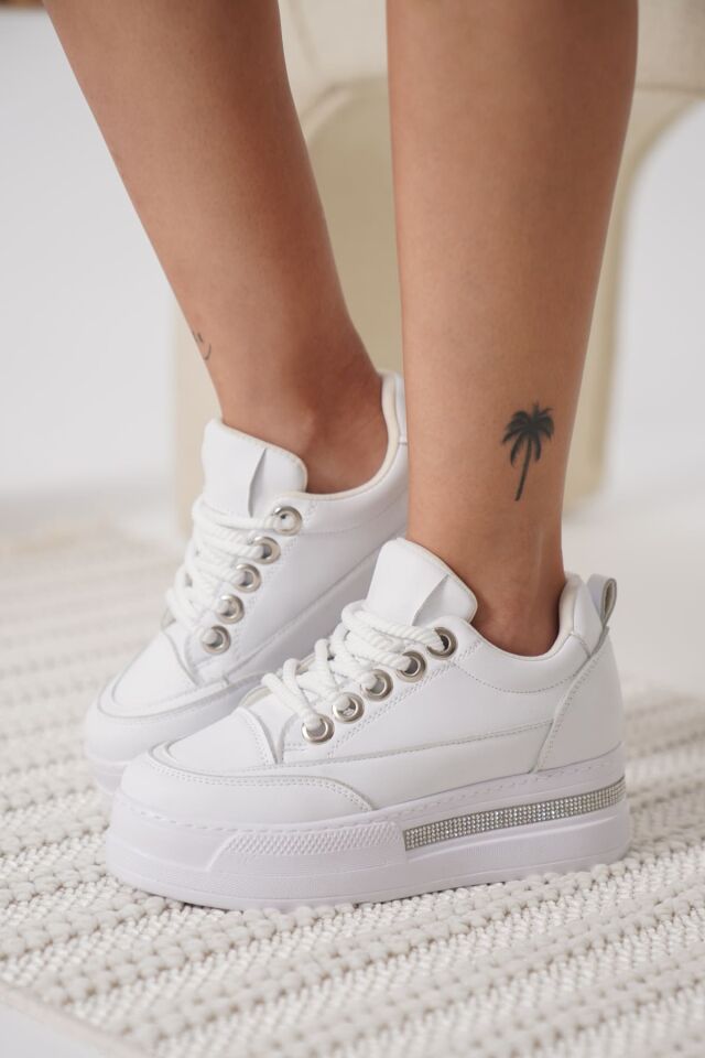 Beyaz Kadın Gizli Topuklu Sneaker TR04MS01B