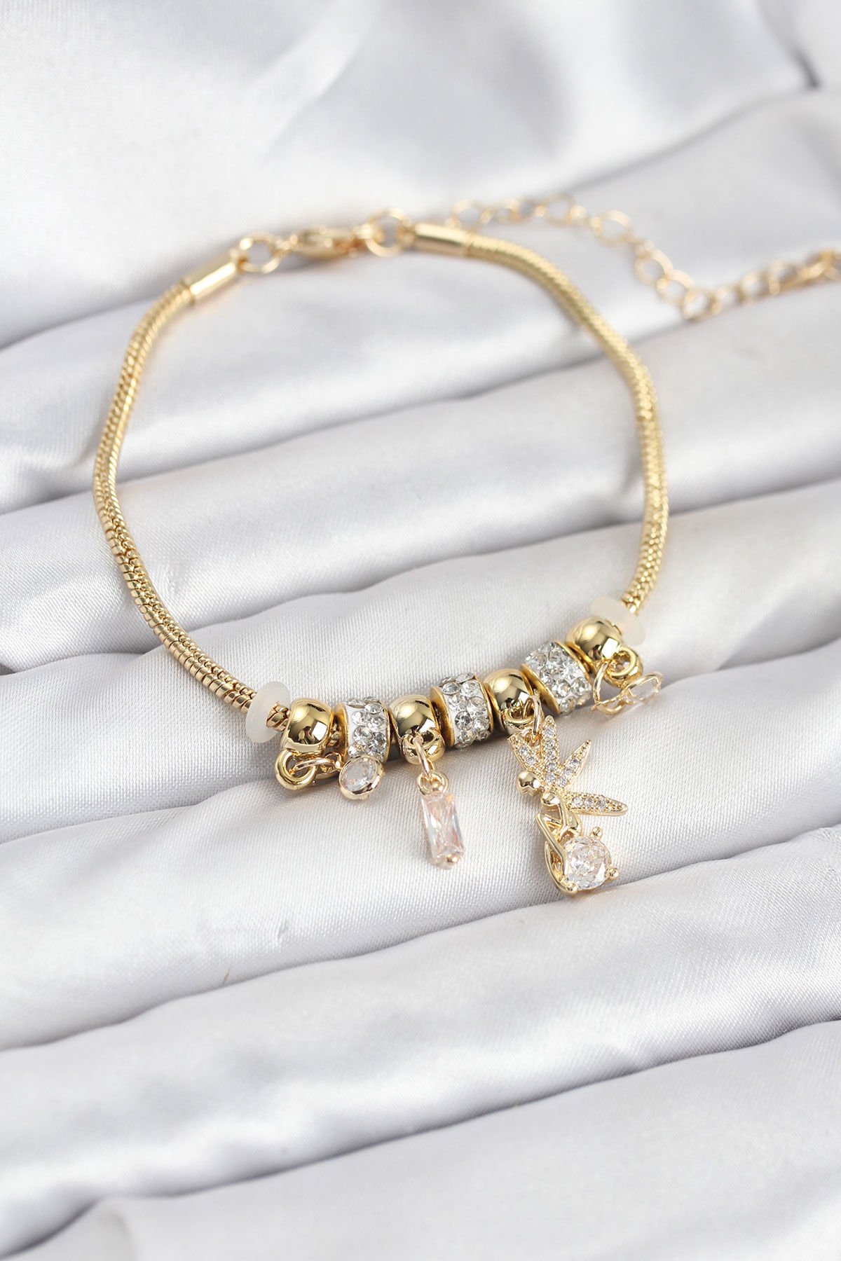 Pirinç Gold Renk Tinkerbell Charmlı Kadın Bileklik