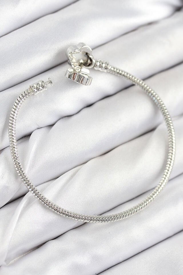 Pirinç Charm Zirkon Taşlı Yonca Model Gümüş Renk Kadın Bileklik