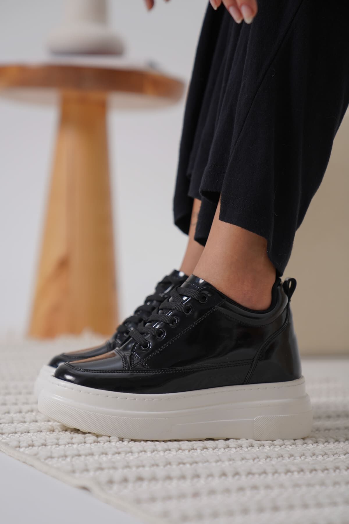 Kadın Gizli Topuk Siyah Spor Ayakkabı TR10MS01F