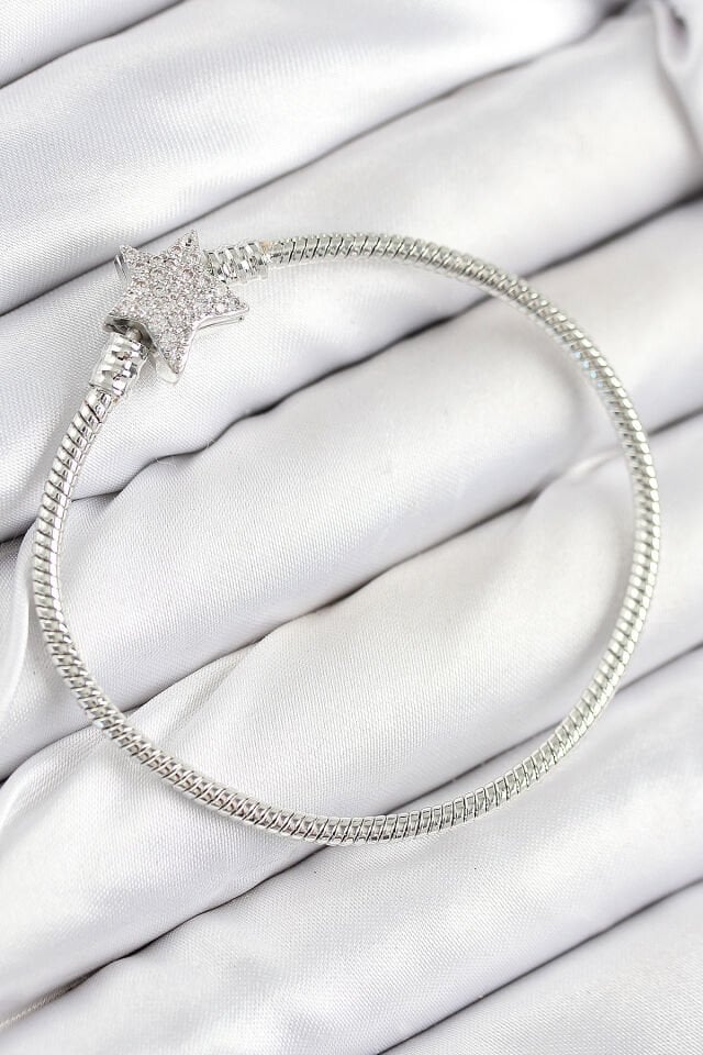 Pirinç Charm Zirkon Taşlı Yıldız Model Gümüş Renk Kadın Bileklik