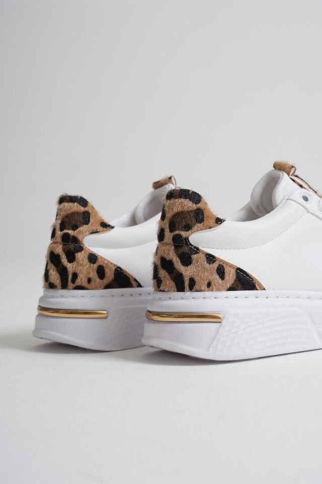 Leopar Detaylı Beyaz Kadın Spor Ayakkabı TR01MS03C